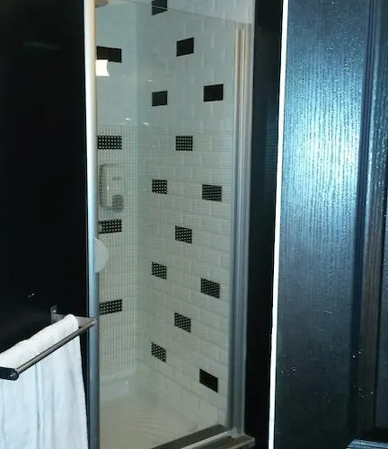 Le Boulevardier Hotel 2*